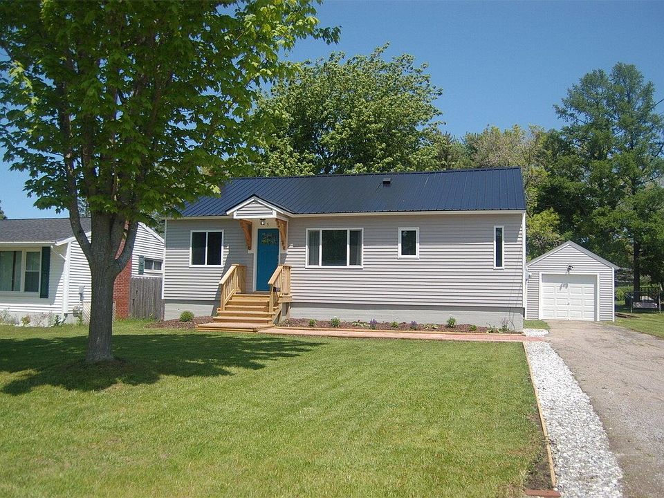 5 Hodges Court, Saint Albans, VT 05478 Zillow