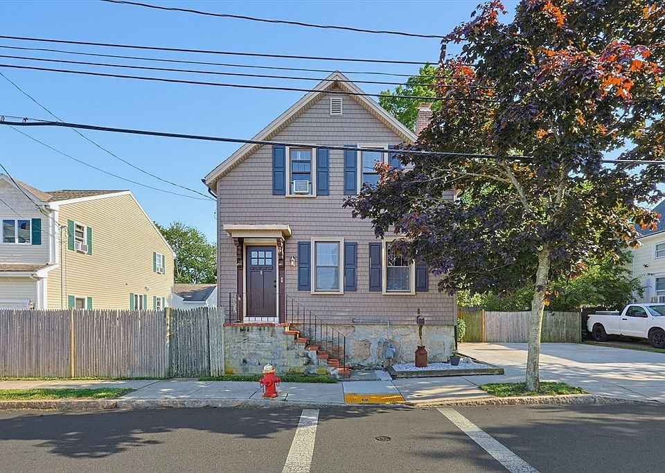 1st image of 42 Grape St