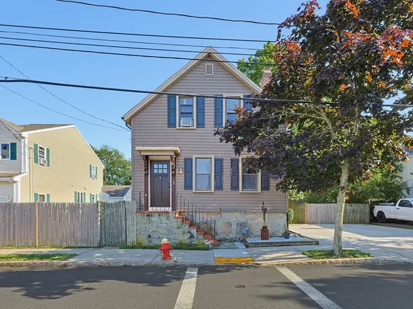 42 Grape St, New Bedford, MA 02740