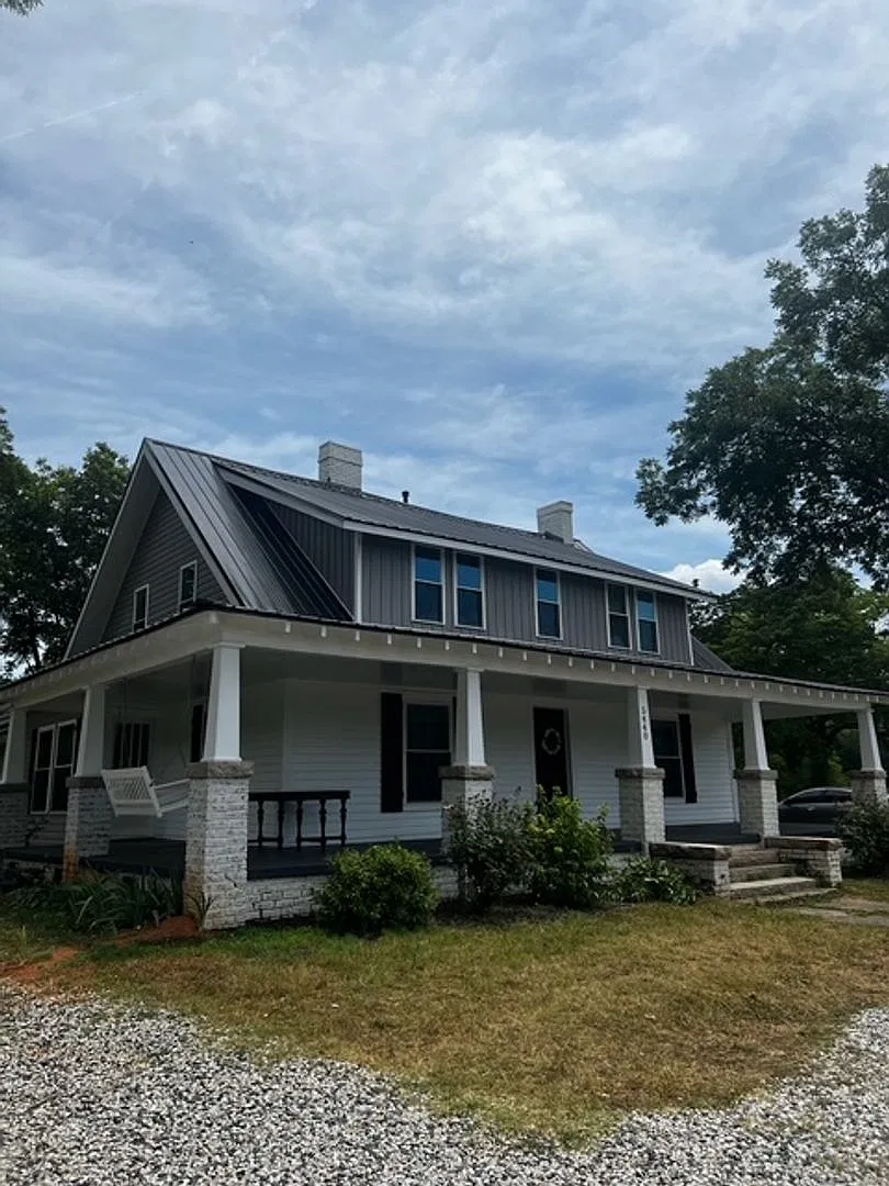 2 bed/ 1 bath apartment on 4.3 Acres in Salisbury — Photo 1