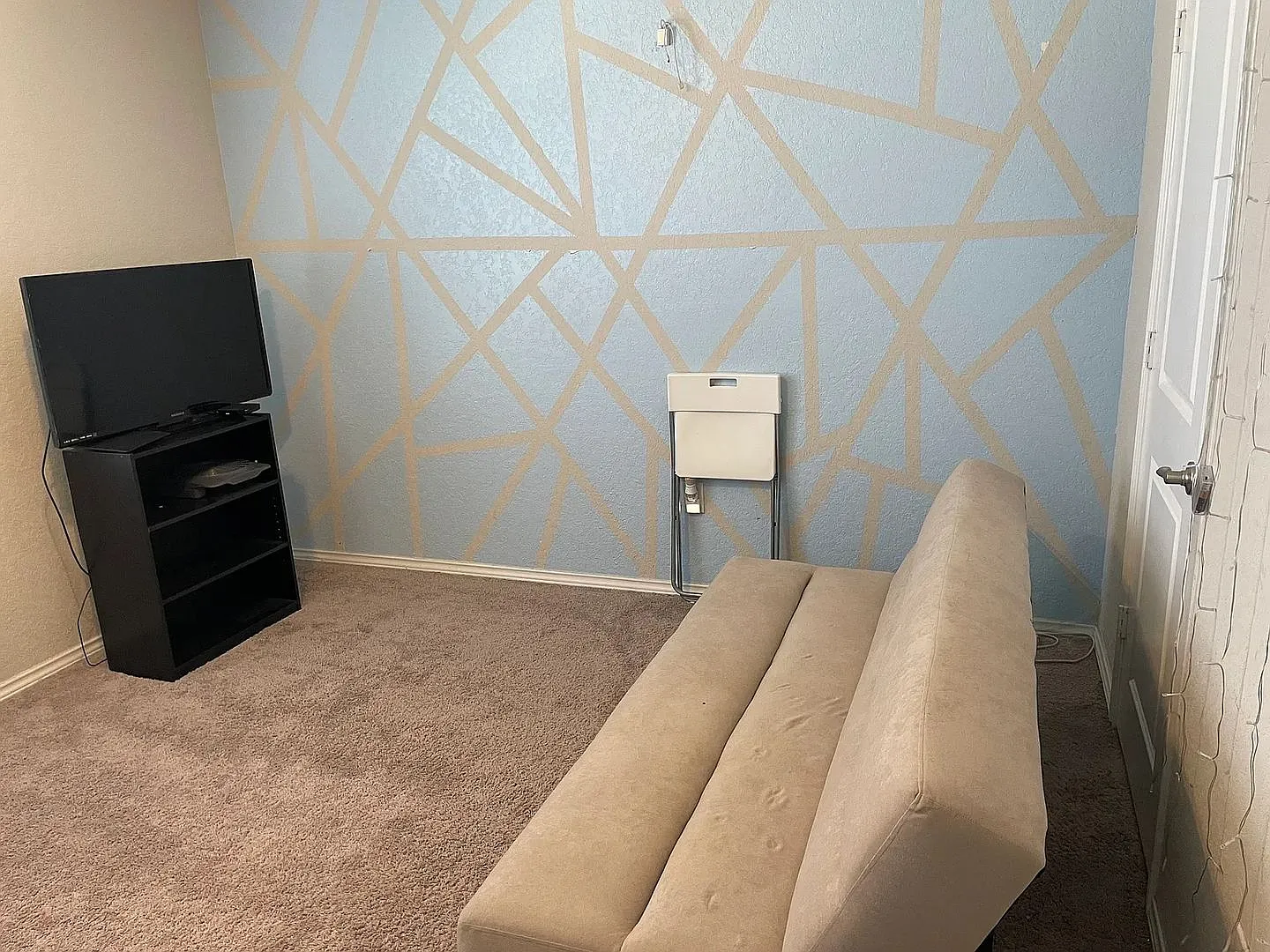 Room in 4 Bedroom Home in San Antonio — Photo 3