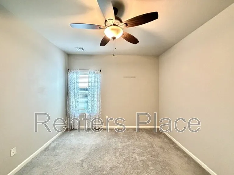 803 E Delmar Pl — Photo 20