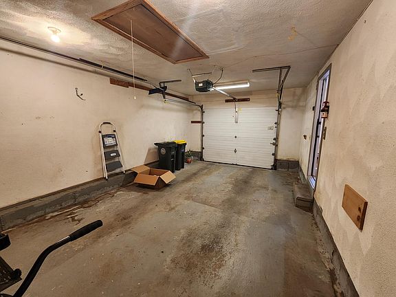 5th image of 8B S Pleasant Ave #B