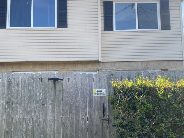 992 Park Meadow Dr #1, Beaumont, TX 77706