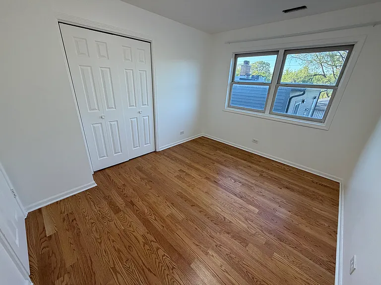 2833 N Auxplaines Ave #3 — Photo 15