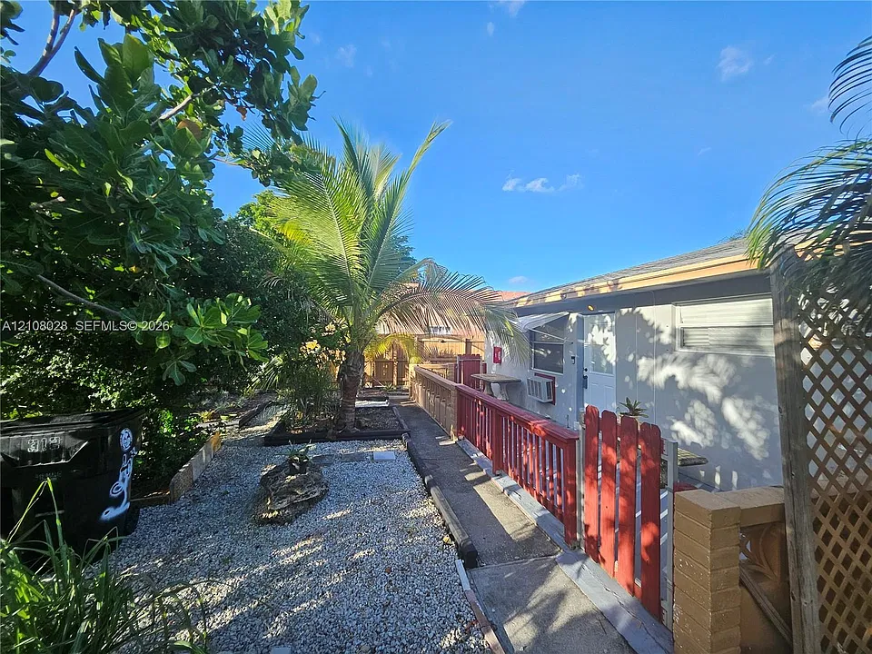 312 9th Ave N #2