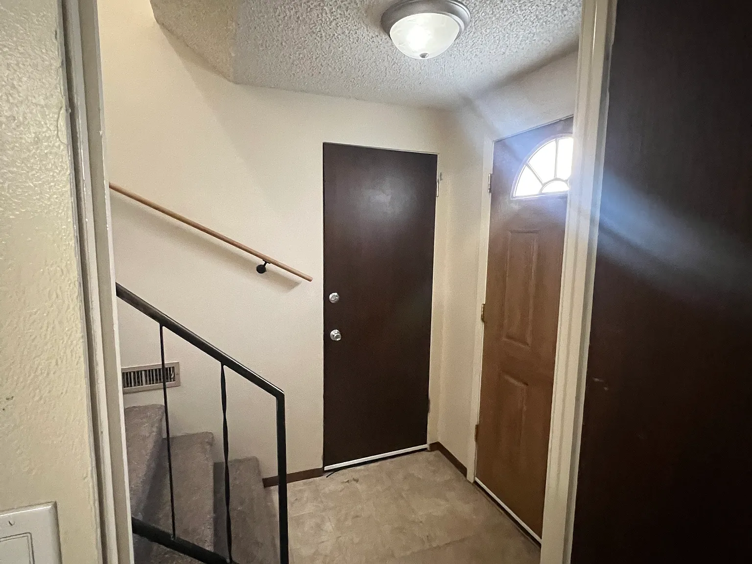 3 bed, 1600 sqft, $2,200 — Photo 3