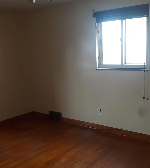 1663-1665 Potomac Ave #1663 — Photo 2
