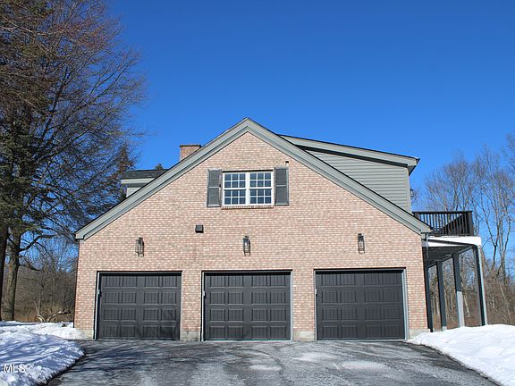 4th image of 713 Riverview Road