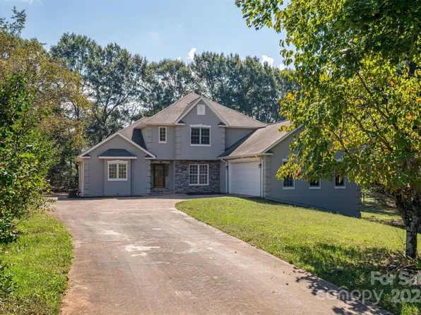 160 Oak Point Dr, Cherryville, NC 28021