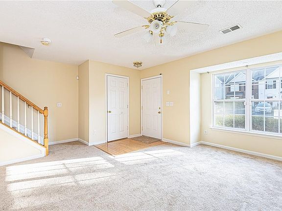 3rd image of 128 Heritage Creek Way