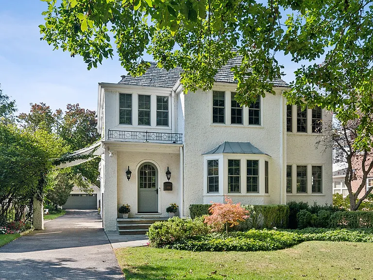1094 Pine St — Photo 1