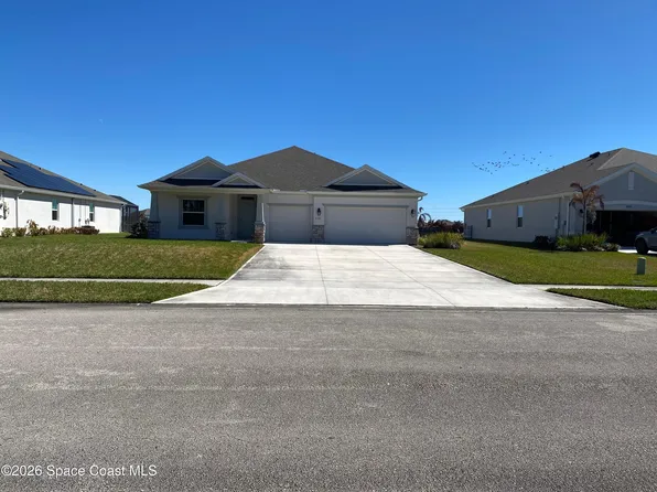 8231 Laguna Cir, Sebastian, FL 32976