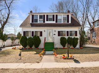 15 Barber St, Windsor, CT 06095