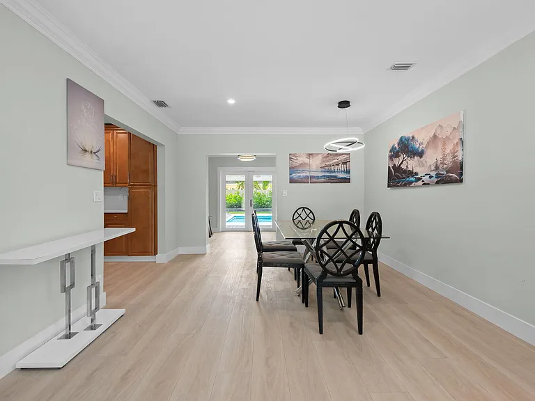 1532 NE 17th Ave — Photo 6