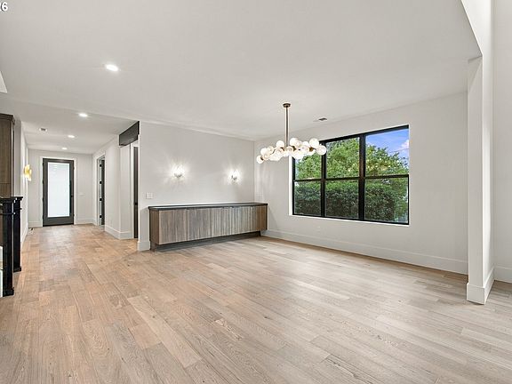 5th image of 4012 Norfolk St