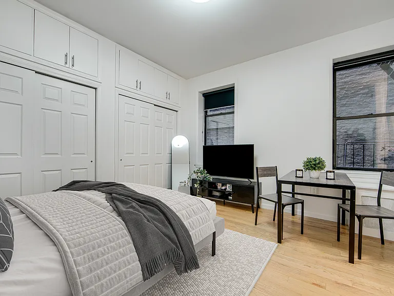 342 W 56th St #3B — Photo 3