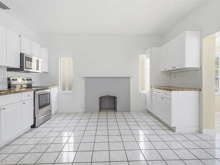 1743 SW 17th St #1 — Photo 10