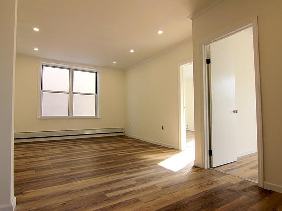 3rd image of 2522 W 16th St #2B