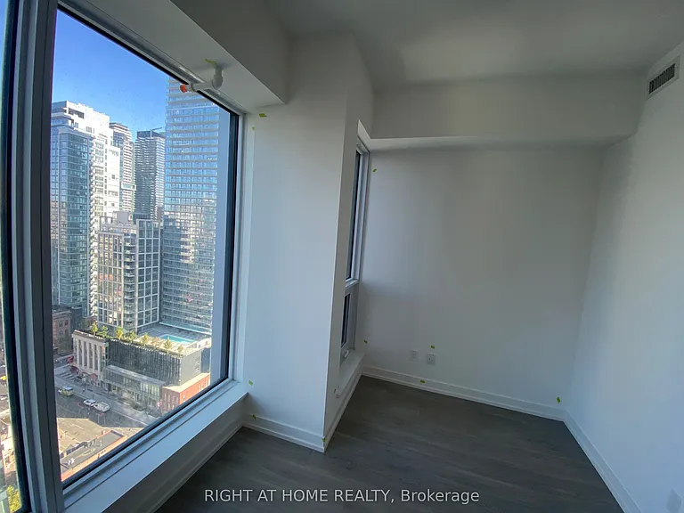 8 Wellesley St W #2606 — Photo 2