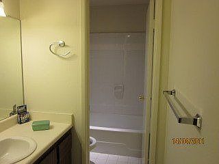 4th image of 1 Appian Way Unit 704-3