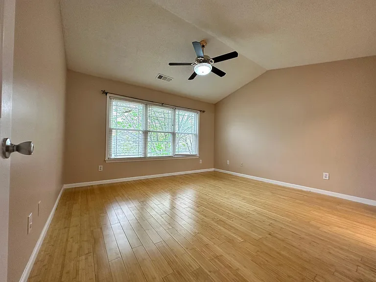 4208 Pentworth Ln NW — Photo 15