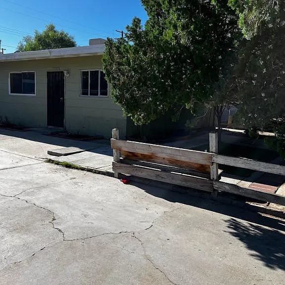 38906 Rambler Ave — Photo 1