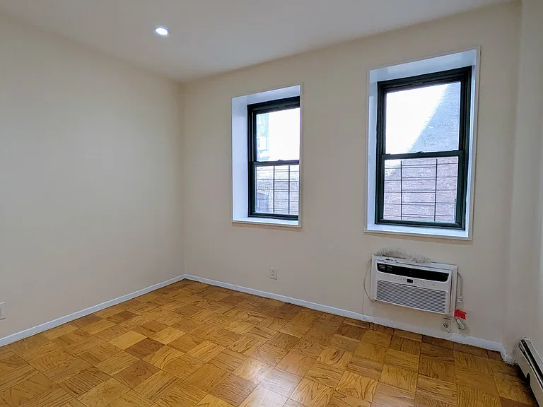 555 E 78th St #3E — Photo 10