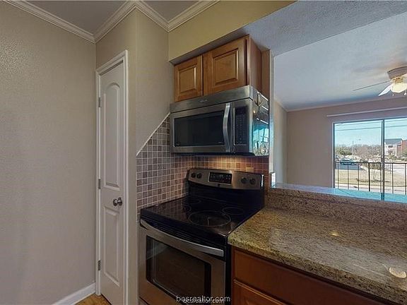 4th image of 904 University Dr E #2