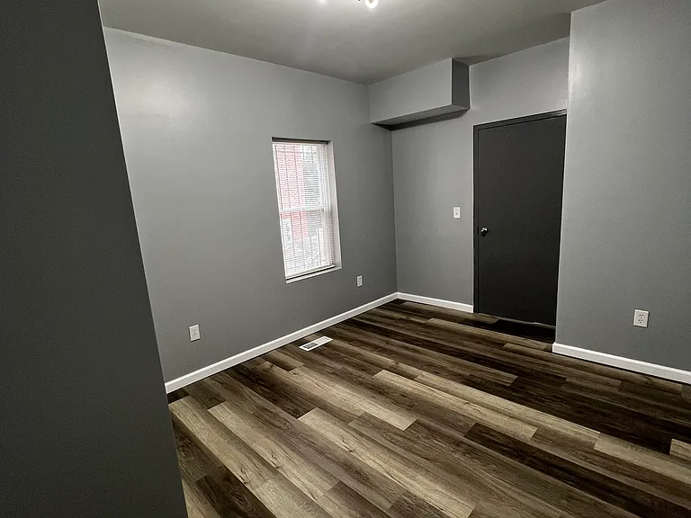 785-787 Broad St #1 — Photo 2