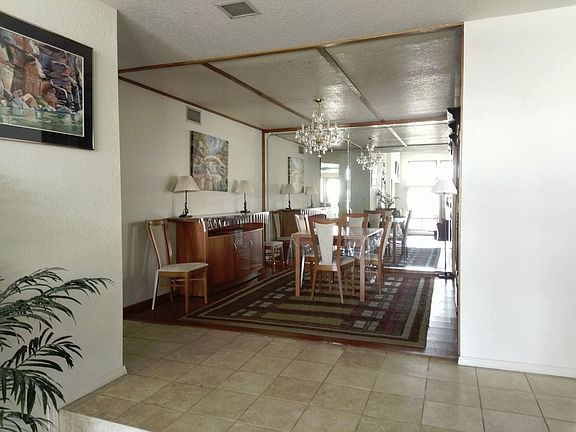 4th image of 1415 Desert Willow Dr