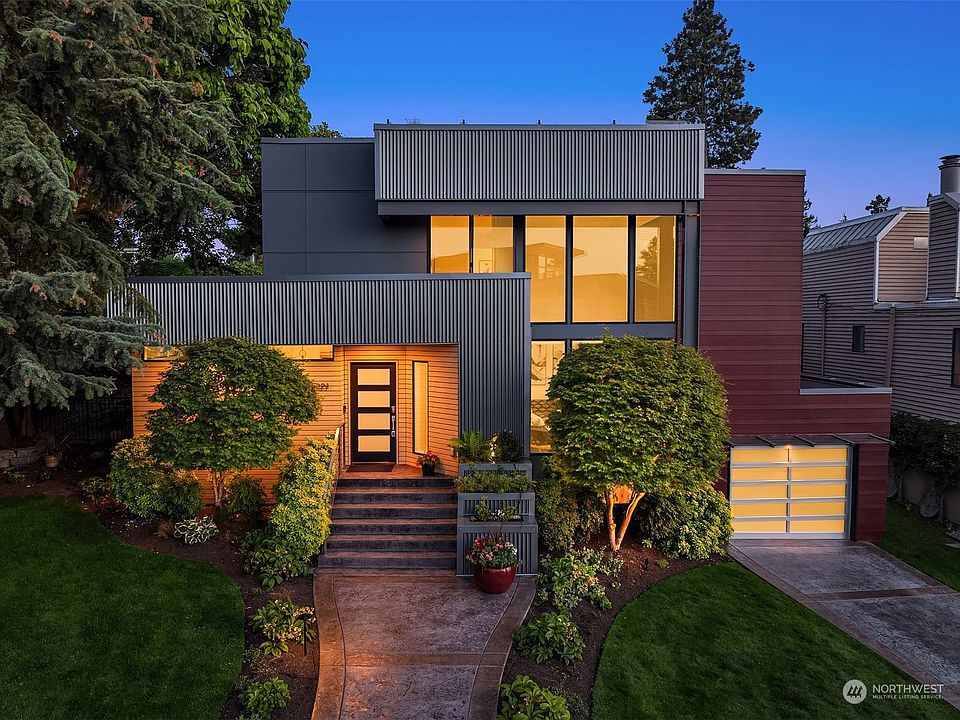 1st image of 221 7th Avenue S