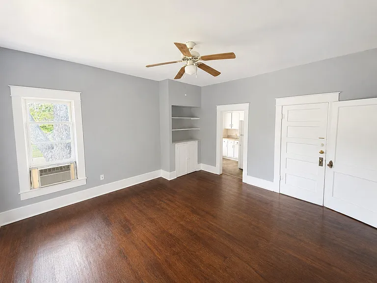 201 E Brin St #4 — Photo 6