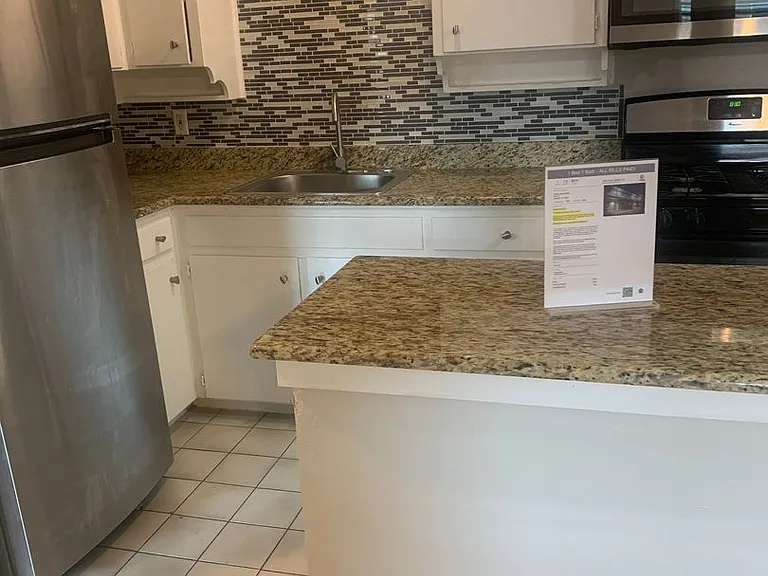 2428 Louise St #2505 — Photo 42