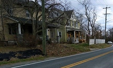 Exterior Neighborhood (street photo)