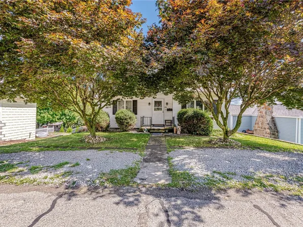416 Braddock St, Mount Pleasant, PA 15666
