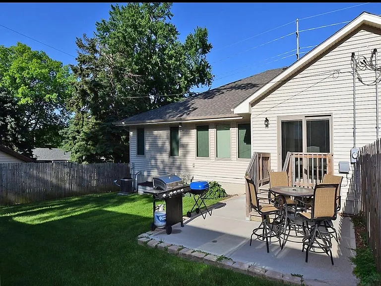 7803 S 30th St — Photo 3
