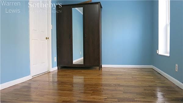 2nd image of 549A Monroe St APT 1