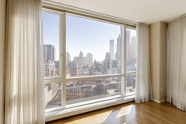 Sold by Nest Seekers International | media 3