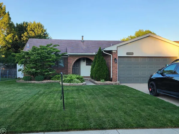 45540 Heatherwoode Ln, Macomb, MI 48044