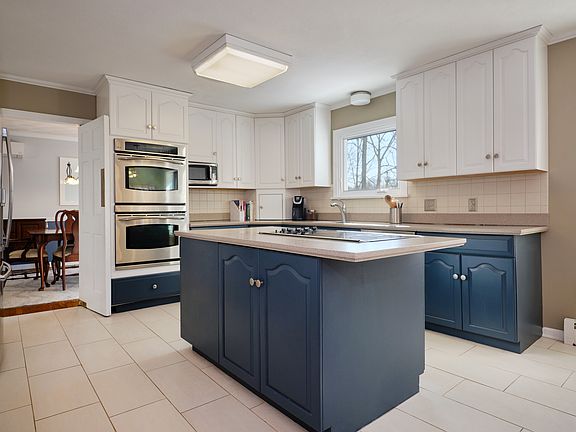 182 Opening Hill Road