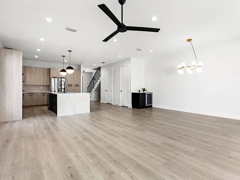 101 E Euclid Ave #1 — Photo 9