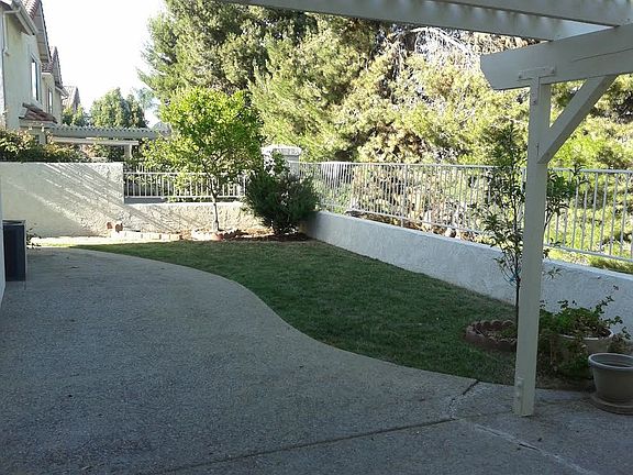 4th image of 519 Avenida Blanco