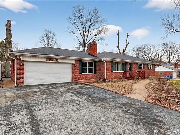 3rd image of 1539 Twillman Ave