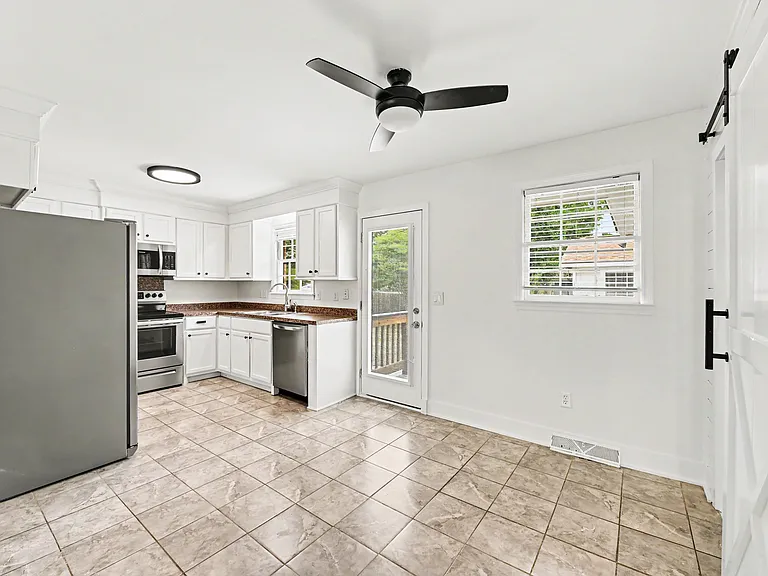 18 Ophir Dr — Photo 7