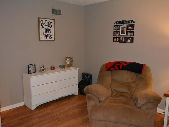 3rd image of 2024 Cresthill Dr N