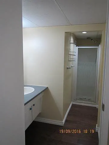 17 Melrose Cres #1A — Photo 9