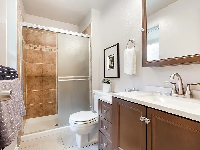 1512 Dayton Ct NE — Photo 11