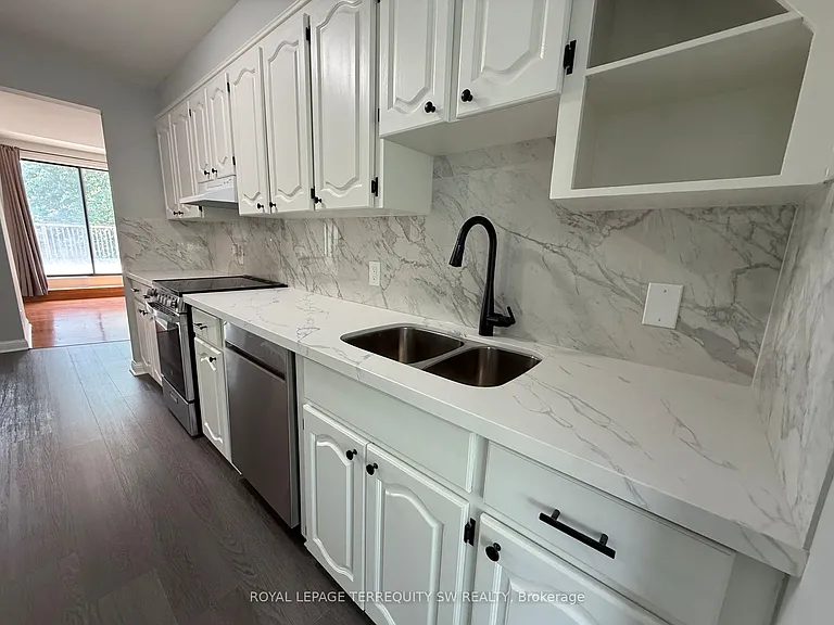 29 Winchester St #3 — Photo 4