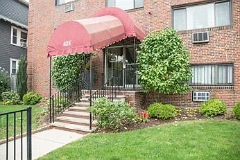 425 S Huntington Ave #1